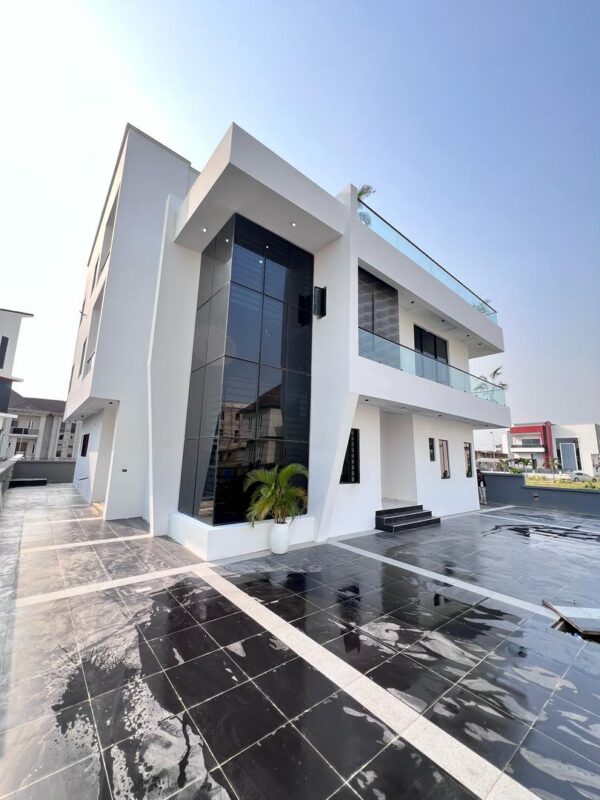CONTEMPORARY 5 BEDROOM + BQ  DETACHED DUPLEX ON TWO FLOORS FOR SALE!!!  AJAH' LAGOS